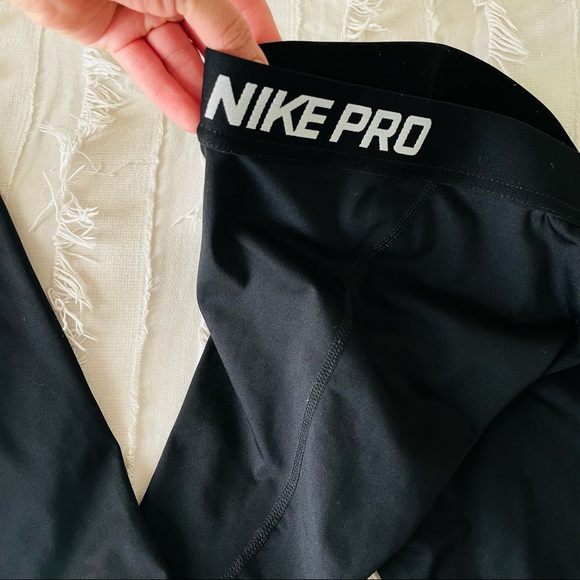 Nike Dri-Fit Black Leggings - Picture 3 of 8